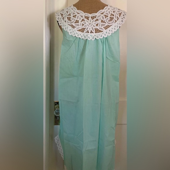 Vintage 1960's - 1970's Aqua Nightgown With Gorgeous Crochet Lace Trim By Rosie - Picture 2 of 5